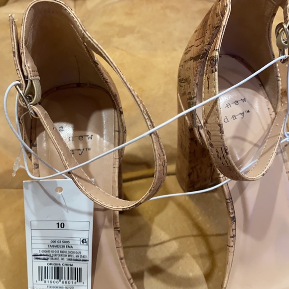 NWT A NEW DAY Ema High Block Heel Cork Pumps Tan - Picture 10 of 10